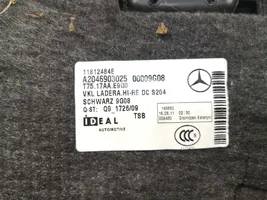 Mercedes-Benz C W204 Tavaratilan sivuverhoilu A2046903025