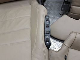 Mercedes-Benz E C207 W207 Sitze und Türverkleidungen komplett 