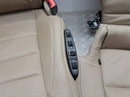 Mercedes-Benz E C207 W207 Sitze und Türverkleidungen komplett 