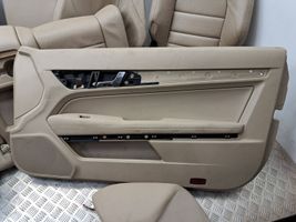 Mercedes-Benz E C207 W207 Conjunto de molduras de la puertas y los asientos 