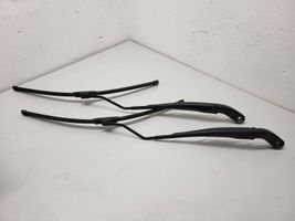 Dodge RAM Windshield/front glass wiper blade 68338925aa