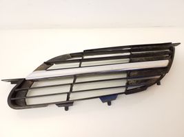 Nissan Almera Tino Grille calandre supérieure de pare-chocs avant 62330BU00