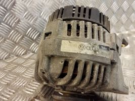 Volkswagen PASSAT B5 Generatore/alternatore 058907016E