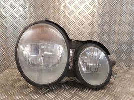 Mercedes-Benz E W210 Lampa przednia 084401132RX