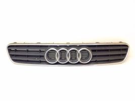 Audi A3 S3 8L Grotelės viršutinės 8L0807683