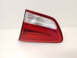 KIA Carens III Lampy tylnej klapy bagażnika 92404A4