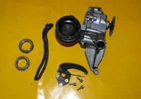 Audi A8 S8 D2 4D Oil pump 057115105B