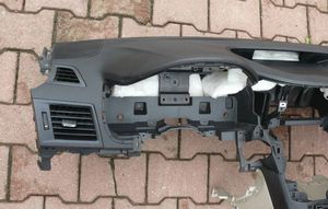 Subaru Legacy Deska rozdzielcza 66204AJ010