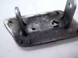 BMW 6 F12 F13 Zaślepka spryskiwacza lampy przedniej 51117211493