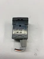 Nissan Qashqai Muut kytkimet/nupit/vaihtimet 501122