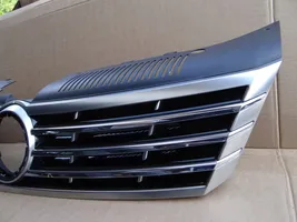 Volkswagen PASSAT CC Grille calandre supérieure de pare-chocs avant 3C8853653A