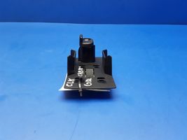 Mercedes-Benz CLK A209 C209 Staffa supporto del triangolo d’emergenza A2098900314