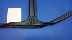 Mercedes-Benz Vito Viano W639 Gummidichtung Fenster Scheibe Tür vorne A6397210405