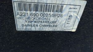 Mercedes-Benz S W221 Verkleidung Abdeckung Heckklappe Kofferraumdeckel A2216900025