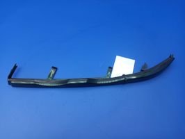 BMW 7 E65 E66 Moulure sous phares 8208481