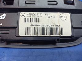 Mercedes-Benz S W220 Parkavimo (PDC) daviklių ekranas/ displėjus A0005429723