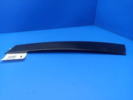 Mercedes-Benz E W211 Rivestimento modanatura del vetro della portiera posteriore A2116903587