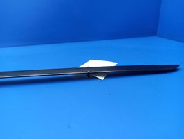 Mercedes-Benz E W211 Rivestimento modanatura del vetro della portiera posteriore A2117350565