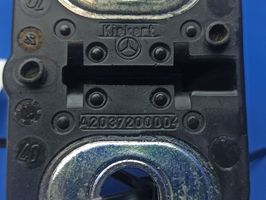 Mercedes-Benz C W203 Boucle de verrouillage porte arrière / crochet de levage A2037200004