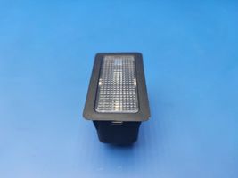 Mercedes-Benz ML W163 Luce interna per portiera anteriore A1638202401