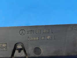 Mercedes-Benz SLK R171 Lokasuojan kannake A1716980162