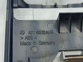 Mercedes-Benz E W211 B-pilarin verhoilu (yläosa) A2116902630