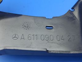 Mercedes-Benz E W211 Sonstiges Einzelteil Motor A6110900427