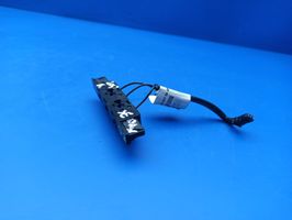 Mercedes-Benz C W204 Aerial antenna amplifier A2048270548