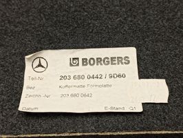 Mercedes-Benz C W203 Doublure de coffre arrière, tapis de sol A2036800442