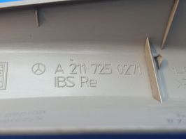Mercedes-Benz E W211 Rivestimento modanatura del vetro della portiera anteriore A2117250271