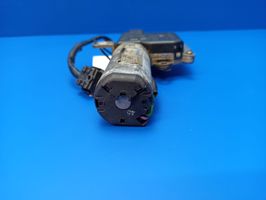 Mercedes-Benz C W202 Motore/attuatore 2028208810