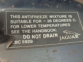 Jaguar XJS Ylempi jäähdyttimen ylätuen suojapaneeli CBC5929