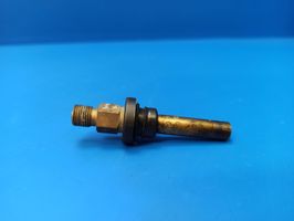 Mercedes-Benz 380 560SEC C126 Fuel injector 0000785823