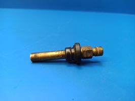 Mercedes-Benz 380 560SEC C126 Fuel injector 0000785823