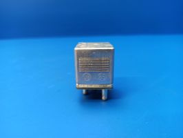 Mercedes-Benz 380 560SEC C126 Other relay 0015420219