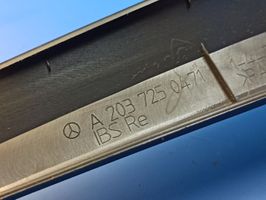 Mercedes-Benz C W203 Rivestimento modanatura del vetro della portiera anteriore A2037250471