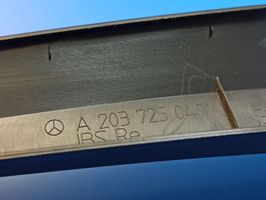 Mercedes-Benz C W203 Rivestimento modanatura del vetro della portiera anteriore A2037250471