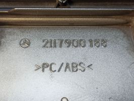 Mercedes-Benz E W211 Becquet de coffre 2117900188