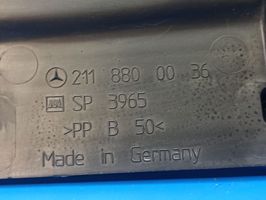 Mercedes-Benz E W211 Grotelės dangčio plokštumoje A2118800036