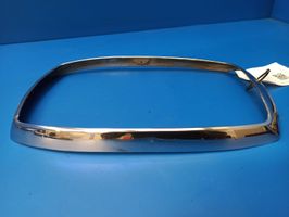 Mercedes-Benz COMPAKT W115 Rivestimento sotto il faro/fanale 100710