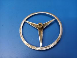 Mercedes-Benz COMPAKT W115 Logo, emblème de fabricant 