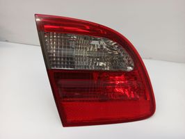 Mercedes-Benz E W211 Takaluukun takavalot A2118202964