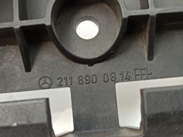 Mercedes-Benz E W211 Staffa supporto del triangolo d’emergenza 2118900814