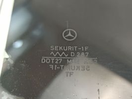 Mercedes-Benz COMPAKT W115 Vitre de fenêtre porte arrière 