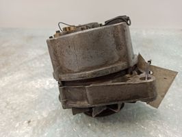 Mercedes-Benz COMPAKT W115 Generaattori/laturi 0120400856