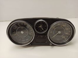 Mercedes-Benz COMPAKT W115 Spidometras (prietaisų skydelis) 