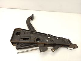 Mercedes-Benz 250 280 C CE W114 Handbrake/parking brake lever assembly 840257