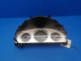 Mercedes-Benz C W204 Tachimetro (quadro strumenti) A2045403348