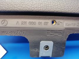 Mercedes-Benz E W211 Rivestimento pannello inferiore del cruscotto A2116800187