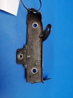 Mercedes-Benz CLS C219 Supporto di montaggio del motore (usato) A6421410040